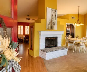 Photo 2 - Private bedroom in Peach Blossom Country House