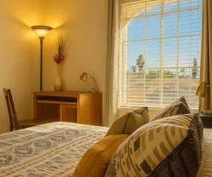 Photo 4 - Private bedroom in Western Horizon Home