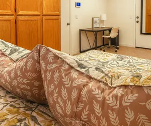 Photo 5 - Private bedroom in Western Horizon Home