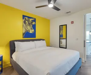 Photo 3 - The Carter by AvantStay – Spacious Stay Near Downtown