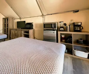 Photo 5 - Son's Blue River Camp Glamping Cabin C