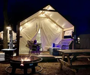 Photo 2 - Son's Rio Cibolo - Glamping Cabin D