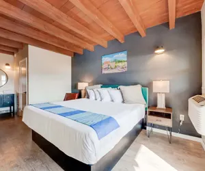 Photo 3 - Taos Motor Lodge