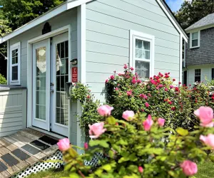 Photo 3 - The Seagrove Suites & Guest Rooms