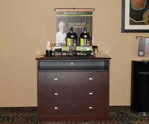 Photo 3 - Cobblestone Inn & Suites - Avoca