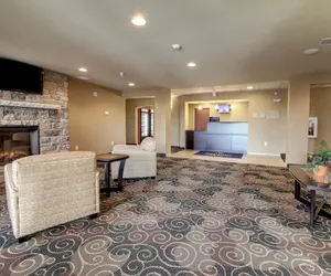 Photo 5 - Cobblestone Inn & Suites - Avoca