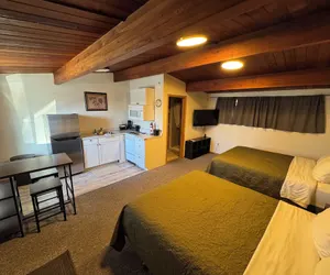 Photo 5 - The Pioneer Motel