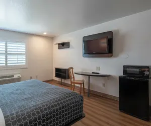Photo 4 - Coastal Valley Inn