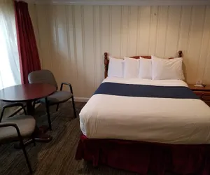Photo 5 - The Tides Motel