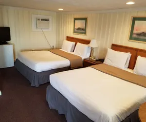 Photo 3 - The Tides Motel