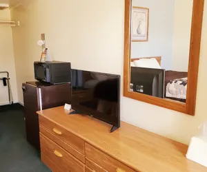 Photo 5 - Budget Inn Express
