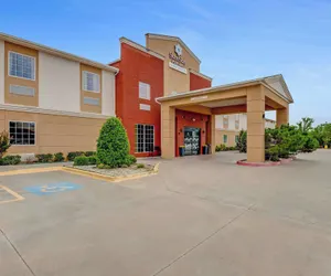 Photo 2 - SureStay Plus Hotel by Best Western Owasso Tulsa North