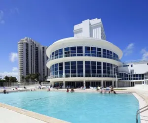 Photo 2 - New Point Miami Beach Apartments
