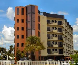 Photo 2 - Voyager Beach Club