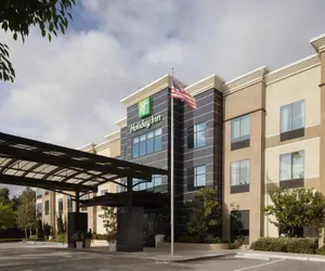 Photo 2 - Holiday Inn Carlsbad, an IHG Hotel