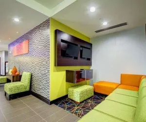 Photo 3 - Comfort Inn & Suites Tulsa I-44 West - Rt 66