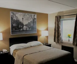 Photo 4 - Attican Motel