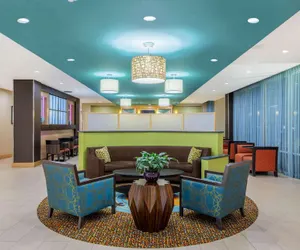 Photo 2 - La Quinta Inn & Suites by Wyndham Little Rock - West