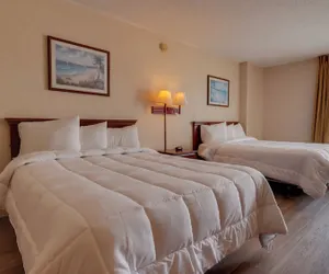 Photo 3 - Ocean 1 Hotel and Suites