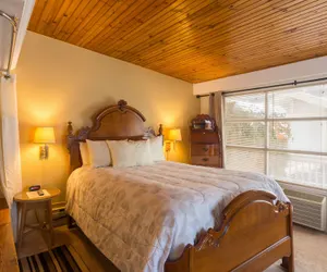 Photo 3 - Sybaris Pool Suites Mequon