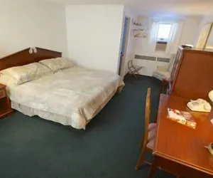 Photo 4 - Travelers Inn