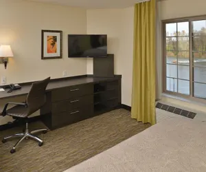 Photo 3 - Candlewood Suites Eugene Springfield, an IHG Hotel