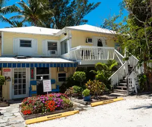 Photo 3 - Cedar Cove Resort and Cottages