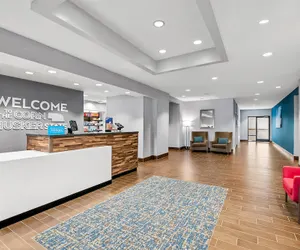 Photo 3 - Hampton Inn Omaha/West Dodge Road (Old Mill)