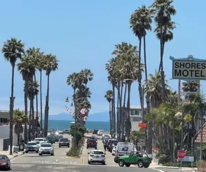 Photo 2 - The Shores Inn and Beach Houses