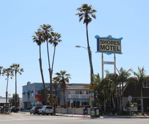 Photo 2 - The Shores Inn and Beach Houses