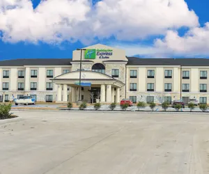 Photo 2 - Holiday Inn Express & Suites Cuero, an IHG Hotel