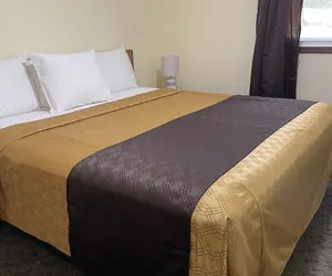 Photo 5 - All Star Inn & Suites