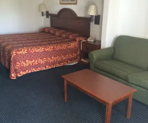 Photo 5 - Econo Lodge Biloxi Beach