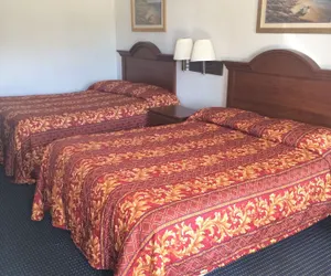 Photo 3 - Econo Lodge Biloxi Beach
