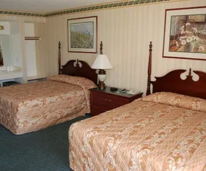 Photo 4 - Longstreet Inn & Casino