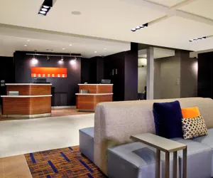 Photo 2 - Courtyard by Marriott Victoria