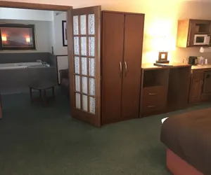 Photo 4 - Northwoods Inn & Suites Blackduck