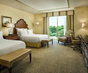 Photo 4 - Woolley’s Classic Suites