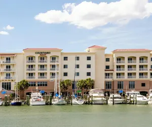 Photo 2 - Courtyard St. Petersburg Clearwater/Madeira Beach