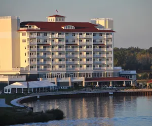 Photo 2 - The Inn At Harbor Shores