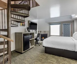 Photo 2 - Best Western Plus Apple Valley Lodge Pigeon Forge