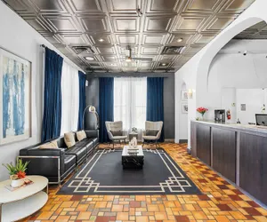 Photo 4 - Nine20 Collins Apartments by Lowkl
