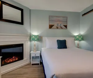 Photo 3 - Inn of the Four Winds Oceanfront Seaside