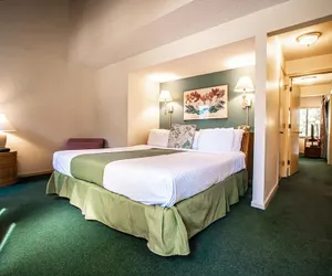 Photo 3 - Sandcastle Cove Resort