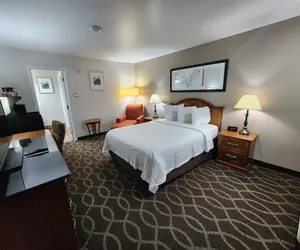 Photo 5 - Ramada Bayside Inn & Suites Eureka