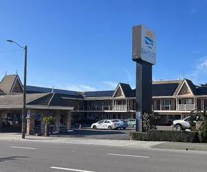 Photo 2 - Ramada Bayside Inn & Suites Eureka