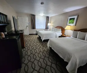 Photo 3 - Ramada Bayside Inn & Suites Eureka