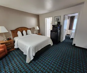 Photo 4 - Ramada Bayside Inn & Suites Eureka