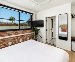 Photo 3 - The Brick Hotel