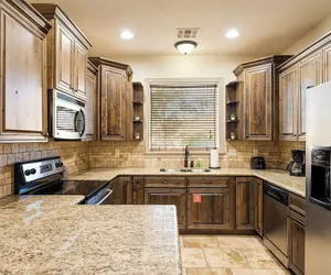 Photo 3 - Coral Springs Getaway - Outdoor and Indoor Heated Pool - Close to Zion National Park